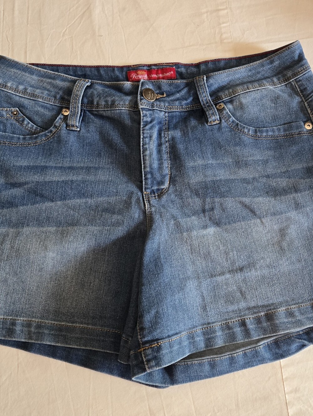 Royalty For Me WannaBettaButt Short Distresed Denim Shorts Sz 10  5 in Inseam